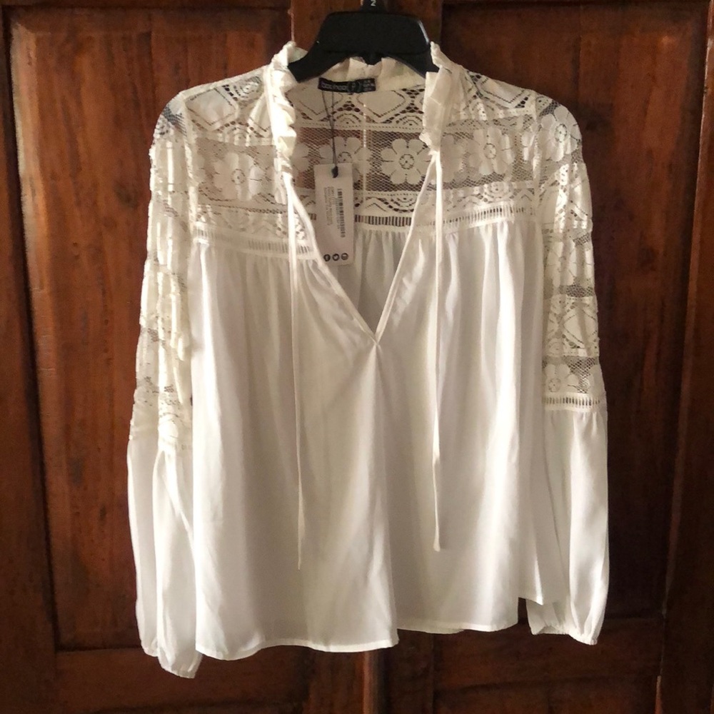 NWT BOOHOO petite . Georgette lace blouse Sz 4